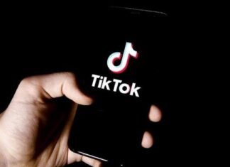 Qindra familje në Francë ngrenë padi kundër TikTok nën dyshimet për “abuzim”