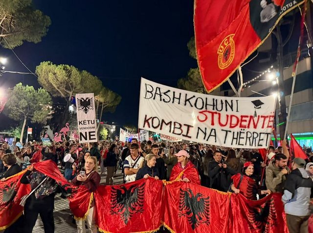 protestuesit
