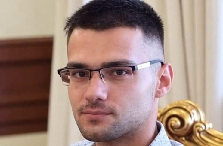 Zhduket një i ri. Familja kërkon ndihmën e qytetarëve për gjetjen e tij