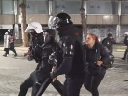 Policia reagon ndaj protestuesve, nisin shoqërimet e para. Të rinjtë sulmojnë bizneset dhe një bankë