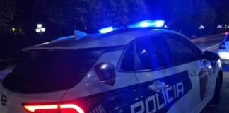 Agravon konflikti mes të rinjve në Korçë, plagoset me thikë 19-vjeçari! Në pranga autori i dyshuar