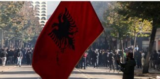 Revolta e të rinjve: Pedagogët sot në protestë në orën 10:00, marshim masiv në mbështetje të studentëve