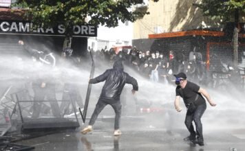 Qeveria krijon regjistrin e protestuesve të dyshuar për dhunë: Kufizime në kufi edhe pa vendim gjykate