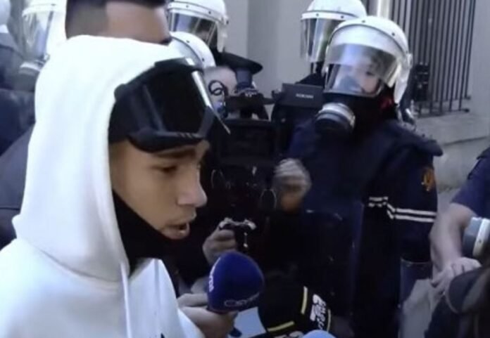 protestues
