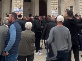 Protestat në Tiranë, gjykata liron 22 të arrestuar me detyrim paraqitjeje!